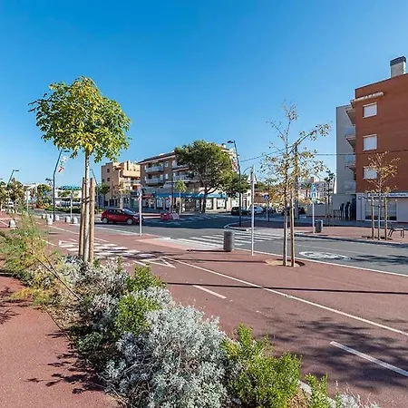 Apartment 2 Min From The Sea Pool, Comfort And Free Wifi