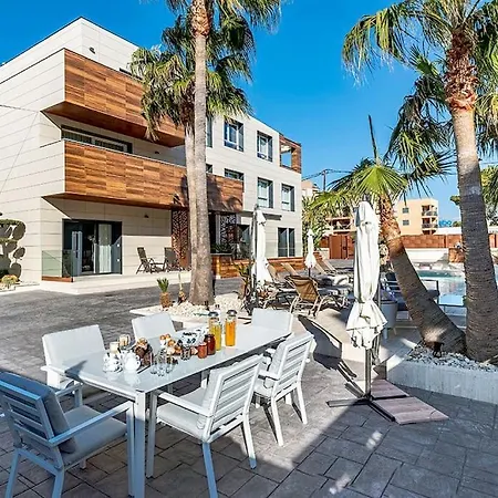 2 Min From The Sea Pool, Comfort And Free Wifi Apartment *